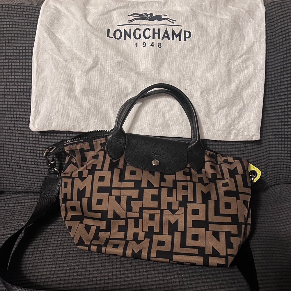 Longchamp handbag/purse